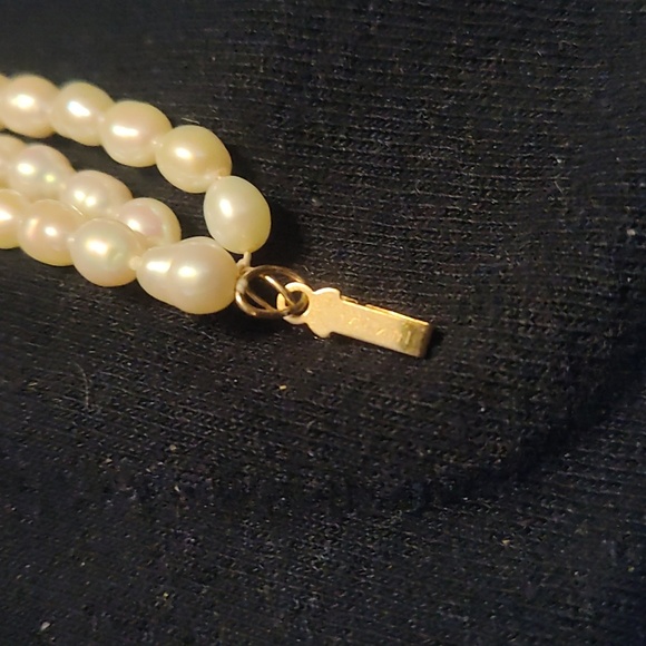 Three Strand R.T.I. 5mm banded pearl 14k gold bracelet - Picture 4 of 4